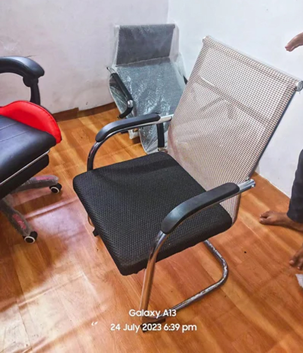 Medium Back Mesh Chair